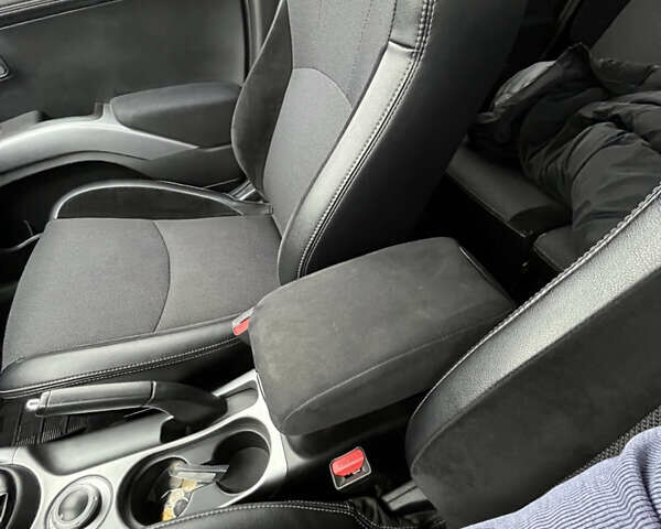 Коричневый Мицубиси Аутлендер, объемом двигателя 1.97 л и пробегом 268 тыс. км за 11300 $, фото 4 на Automoto.ua