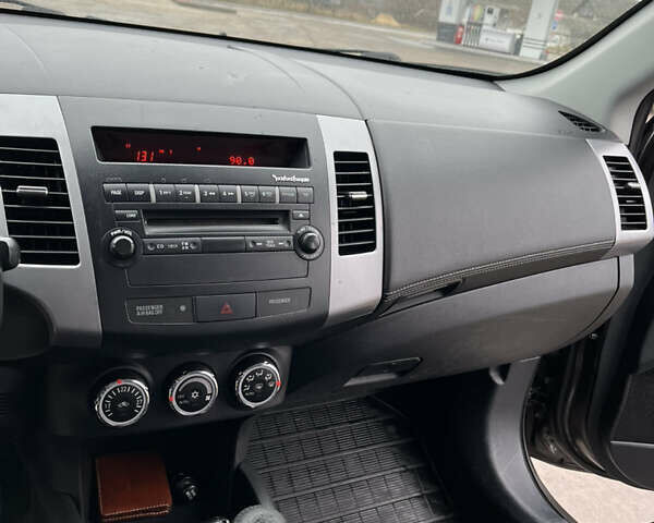 Коричневый Мицубиси Аутлендер, объемом двигателя 1.97 л и пробегом 268 тыс. км за 11300 $, фото 17 на Automoto.ua