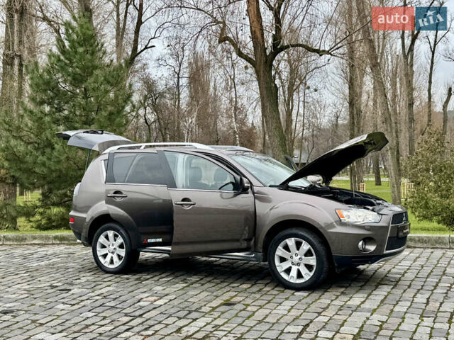 Коричневый Мицубиси Аутлендер, объемом двигателя 2.18 л и пробегом 208 тыс. км за 10555 $, фото 39 на Automoto.ua