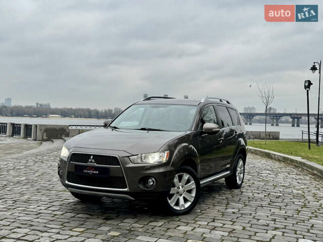 Коричневый Мицубиси Аутлендер, объемом двигателя 2.18 л и пробегом 208 тыс. км за 10555 $, фото 10 на Automoto.ua