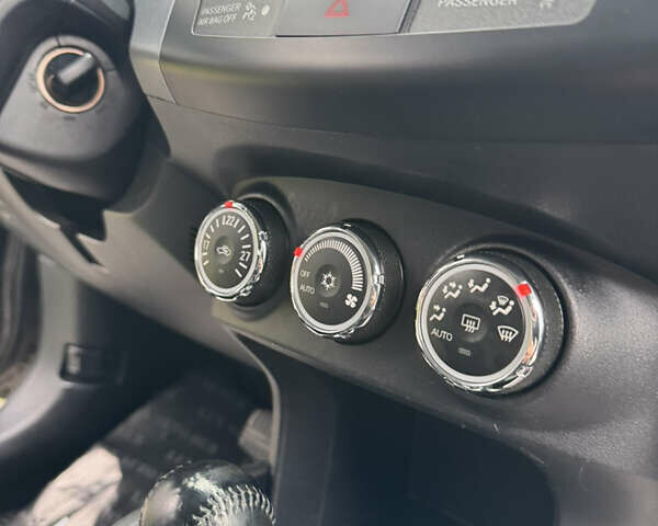 Коричневый Мицубиси Аутлендер, объемом двигателя 2.18 л и пробегом 208 тыс. км за 10555 $, фото 22 на Automoto.ua