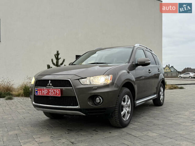 Коричневий Міцубісі Аутлендер, об'ємом двигуна 2.2 л та пробігом 235 тис. км за 10600 $, фото 1 на Automoto.ua