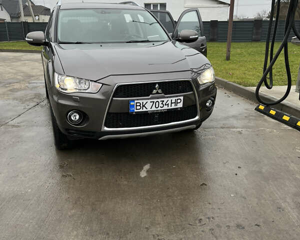 Коричневый Мицубиси Аутлендер, объемом двигателя 1.97 л и пробегом 268 тыс. км за 11300 $, фото 9 на Automoto.ua