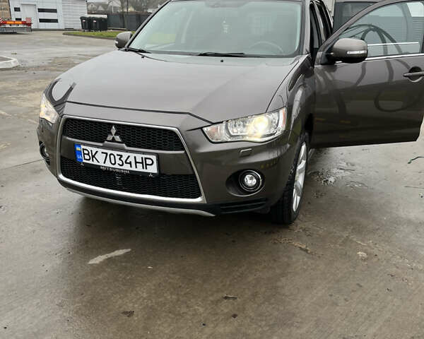 Коричневый Мицубиси Аутлендер, объемом двигателя 1.97 л и пробегом 268 тыс. км за 11300 $, фото 8 на Automoto.ua
