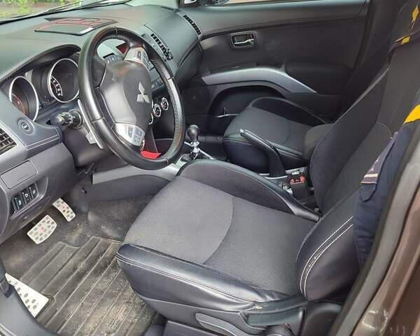 Коричневый Мицубиси Аутлендер, объемом двигателя 2.2 л и пробегом 210 тыс. км за 11500 $, фото 7 на Automoto.ua