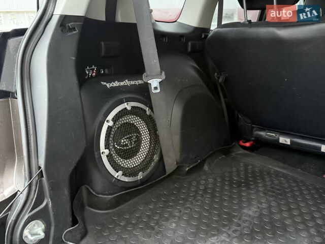 Коричневий Міцубісі Аутлендер, об'ємом двигуна 2.2 л та пробігом 235 тис. км за 10600 $, фото 23 на Automoto.ua