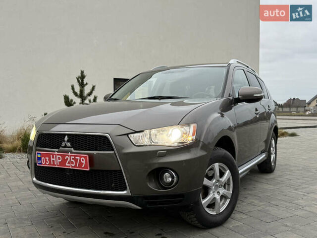 Коричневий Міцубісі Аутлендер, об'ємом двигуна 2.2 л та пробігом 235 тис. км за 10600 $, фото 13 на Automoto.ua