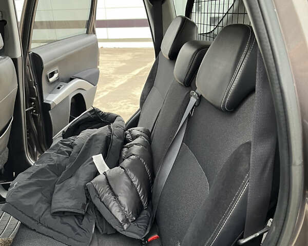 Коричневый Мицубиси Аутлендер, объемом двигателя 1.97 л и пробегом 268 тыс. км за 11300 $, фото 19 на Automoto.ua