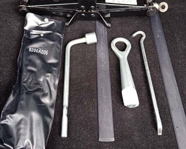 Коричневый Мицубиси Аутлендер, объемом двигателя 2.2 л и пробегом 155 тыс. км за 11350 $, фото 92 на Automoto.ua