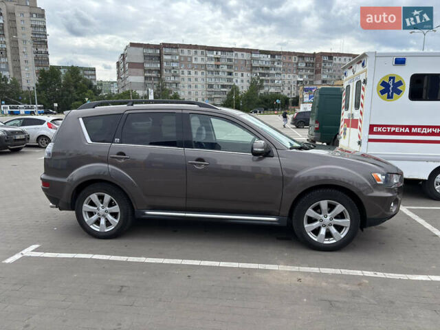 Коричневый Мицубиси Аутлендер, объемом двигателя 2.18 л и пробегом 259 тыс. км за 10900 $, фото 15 на Automoto.ua