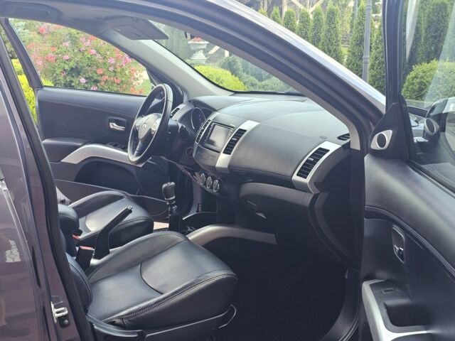 Коричневый Мицубиси Аутлендер, объемом двигателя 2 л и пробегом 207 тыс. км за 12499 $, фото 6 на Automoto.ua