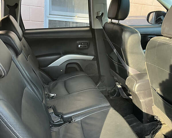 Коричневый Мицубиси Аутлендер, объемом двигателя 2.4 л и пробегом 125 тыс. км за 13000 $, фото 12 на Automoto.ua