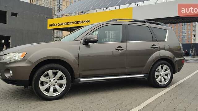 Коричневый Мицубиси Аутлендер, объемом двигателя 2.2 л и пробегом 259 тыс. км за 11600 $, фото 1 на Automoto.ua