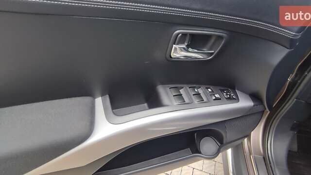 Коричневый Мицубиси Аутлендер, объемом двигателя 2.2 л и пробегом 259 тыс. км за 11600 $, фото 10 на Automoto.ua