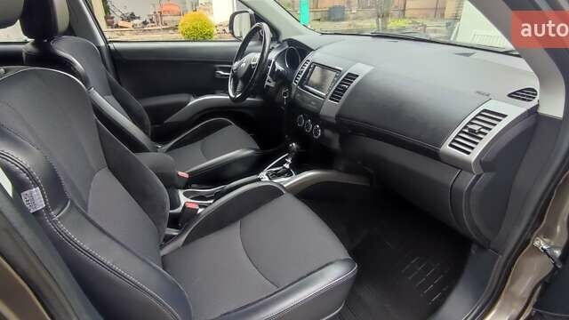 Коричневый Мицубиси Аутлендер, объемом двигателя 2.2 л и пробегом 259 тыс. км за 11600 $, фото 17 на Automoto.ua