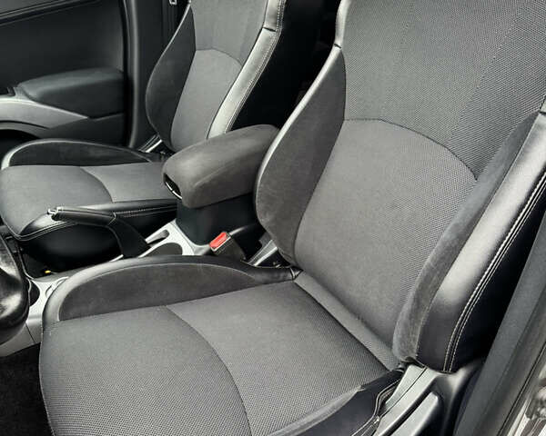 Коричневий Міцубісі Аутлендер, об'ємом двигуна 2.2 л та пробігом 197 тис. км за 11750 $, фото 17 на Automoto.ua