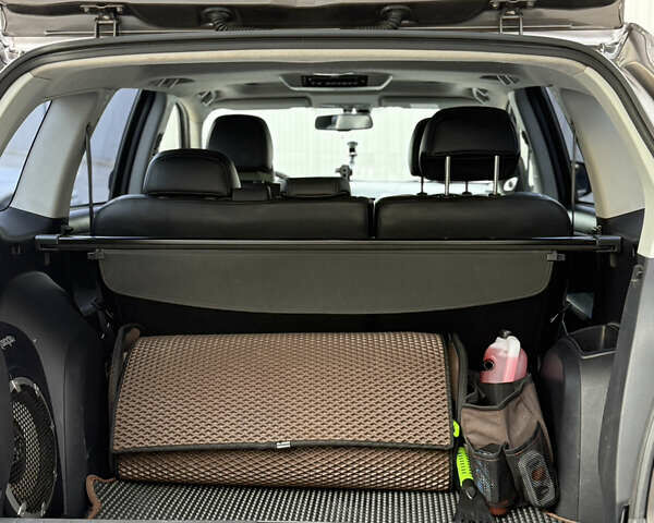 Коричневый Мицубиси Аутлендер, объемом двигателя 2.36 л и пробегом 191 тыс. км за 10900 $, фото 4 на Automoto.ua