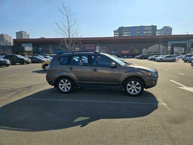 Коричневый Мицубиси Аутлендер, объемом двигателя 2.4 л и пробегом 270 тыс. км за 10300 $, фото 10 на Automoto.ua