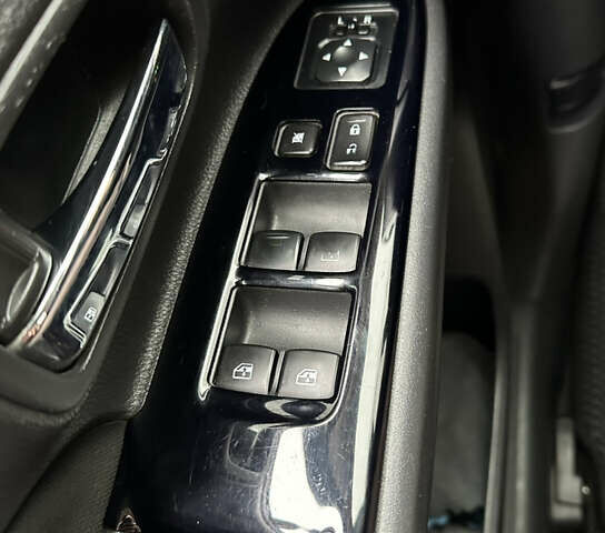 Коричневий Міцубісі Аутлендер, об'ємом двигуна 2.36 л та пробігом 197 тис. км за 14000 $, фото 23 на Automoto.ua