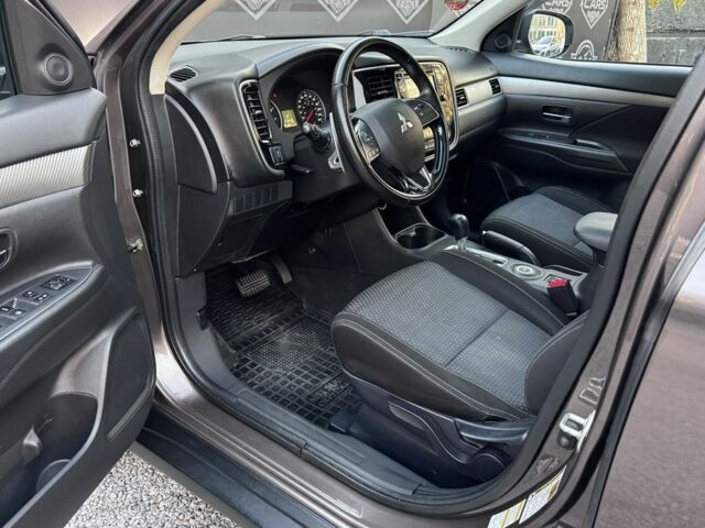 Коричневий Міцубісі Аутлендер, об'ємом двигуна 3 л та пробігом 170 тис. км за 14800 $, фото 7 на Automoto.ua