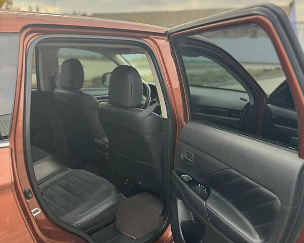 Коричневий Міцубісі Аутлендер, об'ємом двигуна 3 л та пробігом 287 тис. км за 12999 $, фото 13 на Automoto.ua