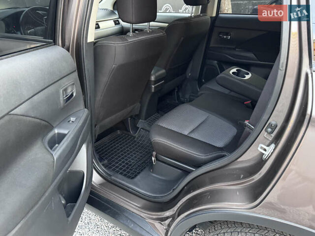 Коричневий Міцубісі Аутлендер, об'ємом двигуна 3 л та пробігом 170 тис. км за 14800 $, фото 10 на Automoto.ua