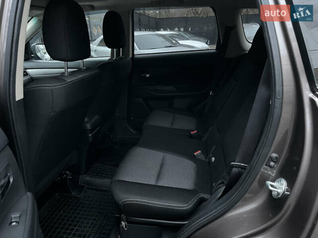 Коричневый Мицубиси Аутлендер, объемом двигателя 3 л и пробегом 170 тыс. км за 15900 $, фото 9 на Automoto.ua