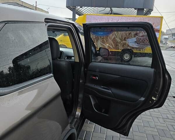 Коричневий Міцубісі Аутлендер, об'ємом двигуна 2.4 л та пробігом 129 тис. км за 12799 $, фото 33 на Automoto.ua