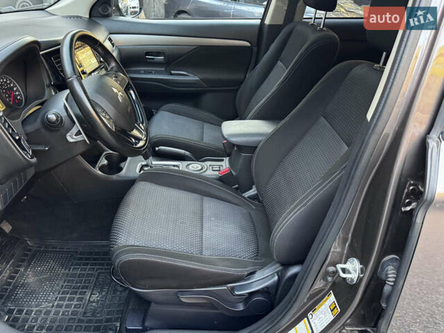 Коричневий Міцубісі Аутлендер, об'ємом двигуна 3 л та пробігом 170 тис. км за 14800 $, фото 8 на Automoto.ua