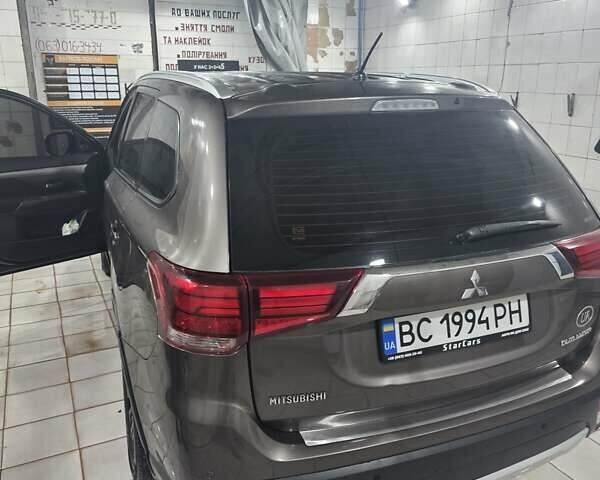 Коричневий Міцубісі Аутлендер, об'ємом двигуна 2.36 л та пробігом 176 тис. км за 15800 $, фото 7 на Automoto.ua
