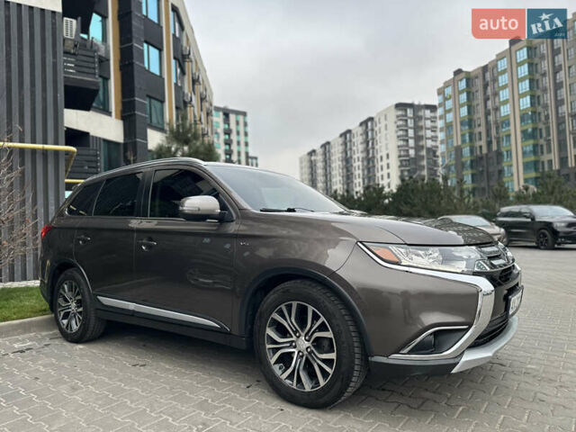 Коричневый Мицубиси Аутлендер, объемом двигателя 3 л и пробегом 164 тыс. км за 14800 $, фото 3 на Automoto.ua