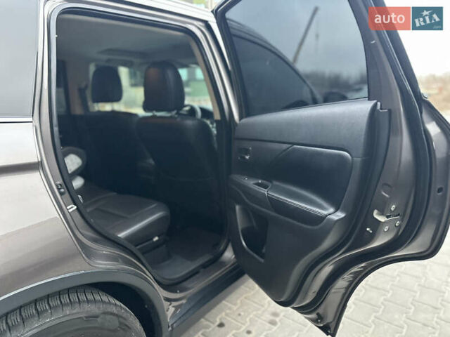 Коричневый Мицубиси Аутлендер, объемом двигателя 3 л и пробегом 164 тыс. км за 14800 $, фото 16 на Automoto.ua