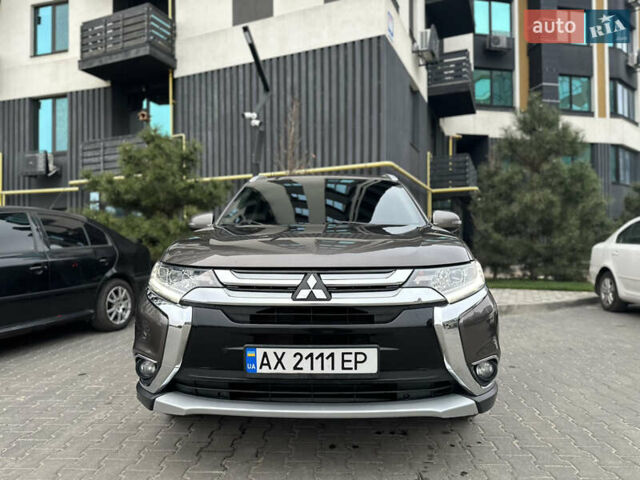 Коричневый Мицубиси Аутлендер, объемом двигателя 3 л и пробегом 164 тыс. км за 14800 $, фото 2 на Automoto.ua