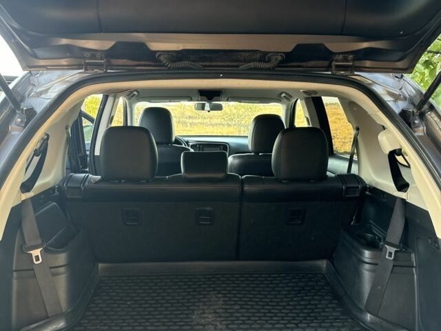 Міцубісі Аутлендер 2016 у Кривому Розі на Automoto.ua Коричневий Міцубісі Аутлендер, об'ємом двигуна 2.4 л та пробігом 185 тис. км за 13600 $, фото 6 на Automoto.ua