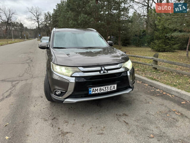 Коричневий Міцубісі Аутлендер, об'ємом двигуна 2.36 л та пробігом 167 тис. км за 12500 $, фото 14 на Automoto.ua