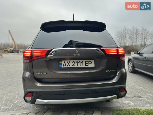 Коричневый Мицубиси Аутлендер, объемом двигателя 3 л и пробегом 164 тыс. км за 14800 $, фото 6 на Automoto.ua