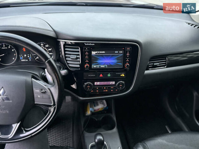 Коричневый Мицубиси Аутлендер, объемом двигателя 3 л и пробегом 164 тыс. км за 14800 $, фото 13 на Automoto.ua
