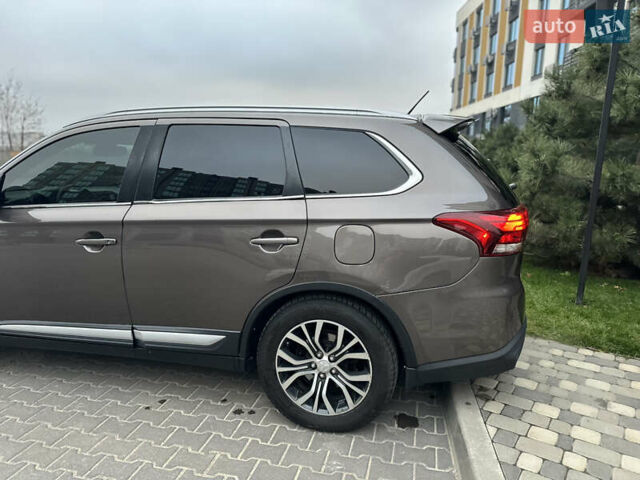 Коричневый Мицубиси Аутлендер, объемом двигателя 3 л и пробегом 164 тыс. км за 14800 $, фото 12 на Automoto.ua