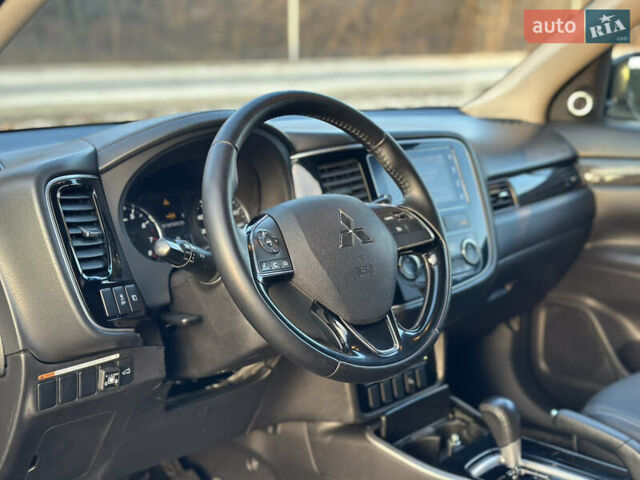 Коричневый Мицубиси Аутлендер, объемом двигателя 2.36 л и пробегом 115 тыс. км за 15500 $, фото 13 на Automoto.ua