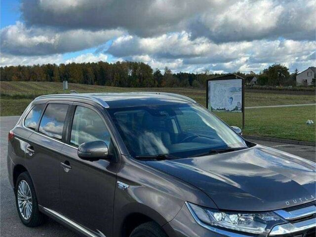 Коричневый Мицубиси Аутлендер, объемом двигателя 2 л и пробегом 160 тыс. км за 13699 $, фото 5 на Automoto.ua