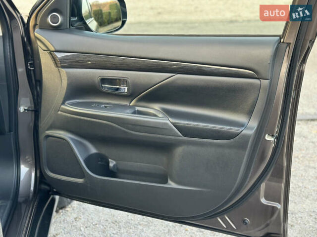 Коричневый Мицубиси Аутлендер, объемом двигателя 2.36 л и пробегом 115 тыс. км за 15500 $, фото 21 на Automoto.ua