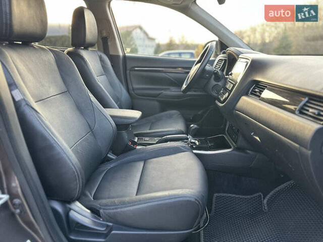 Коричневый Мицубиси Аутлендер, объемом двигателя 2.36 л и пробегом 115 тыс. км за 15500 $, фото 22 на Automoto.ua