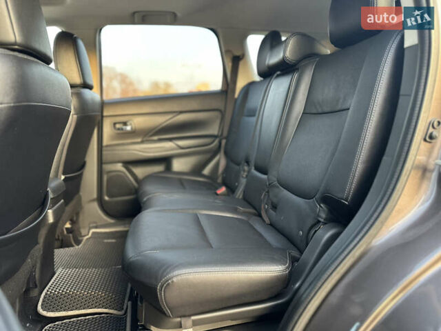 Коричневый Мицубиси Аутлендер, объемом двигателя 2.36 л и пробегом 115 тыс. км за 15500 $, фото 20 на Automoto.ua