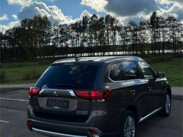 Коричневый Мицубиси Аутлендер, объемом двигателя 2 л и пробегом 160 тыс. км за 13699 $, фото 1 на Automoto.ua