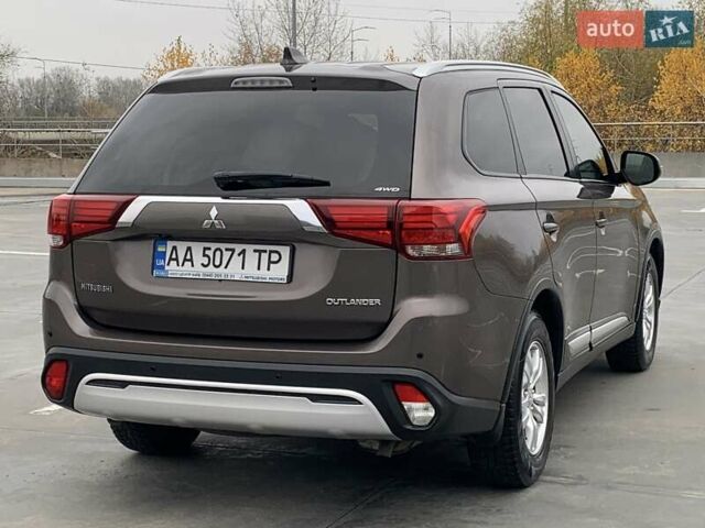 Коричневий Міцубісі Аутлендер, об'ємом двигуна 2 л та пробігом 125 тис. км за 18700 $, фото 8 на Automoto.ua
