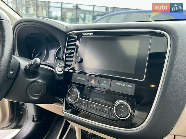 Коричневый Мицубиси Аутлендер, объемом двигателя 2.4 л и пробегом 192 тыс. км за 19500 $, фото 16 на Automoto.ua