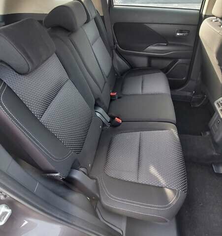 Коричневый Мицубиси Аутлендер, объемом двигателя 2 л и пробегом 125 тыс. км за 15500 $, фото 6 на Automoto.ua