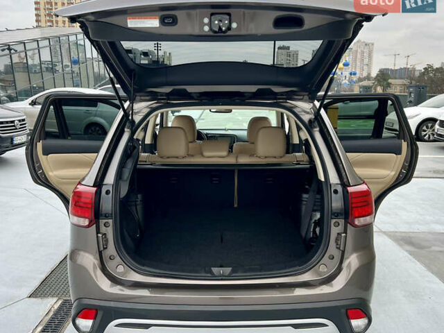 Коричневый Мицубиси Аутлендер, объемом двигателя 2.4 л и пробегом 192 тыс. км за 19500 $, фото 35 на Automoto.ua