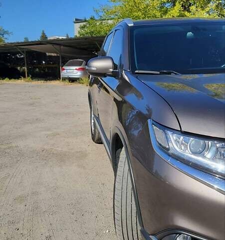 Коричневый Мицубиси Аутлендер, объемом двигателя 2 л и пробегом 175 тыс. км за 18900 $, фото 4 на Automoto.ua