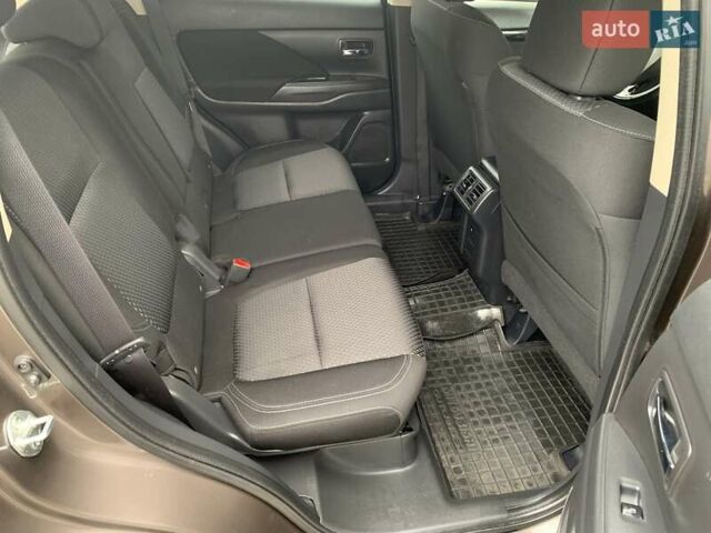 Коричневий Міцубісі Аутлендер, об'ємом двигуна 2 л та пробігом 125 тис. км за 18700 $, фото 116 на Automoto.ua